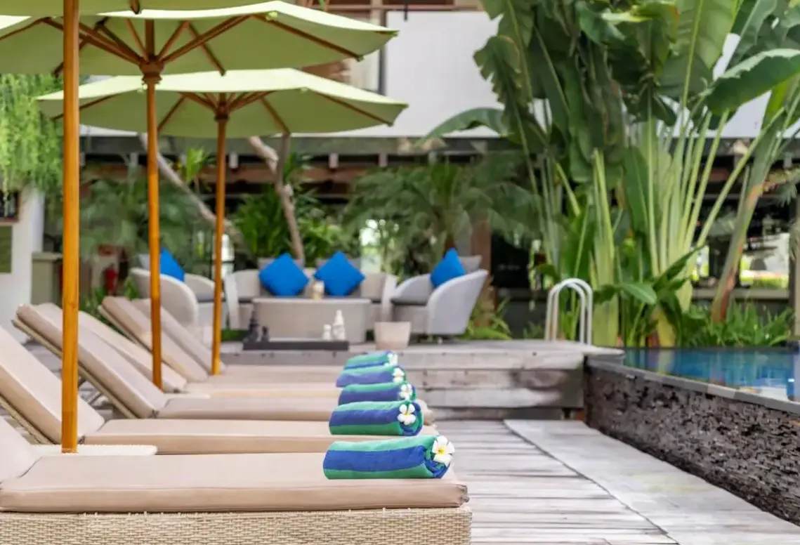 Basen w hotelu Taksu Sanur