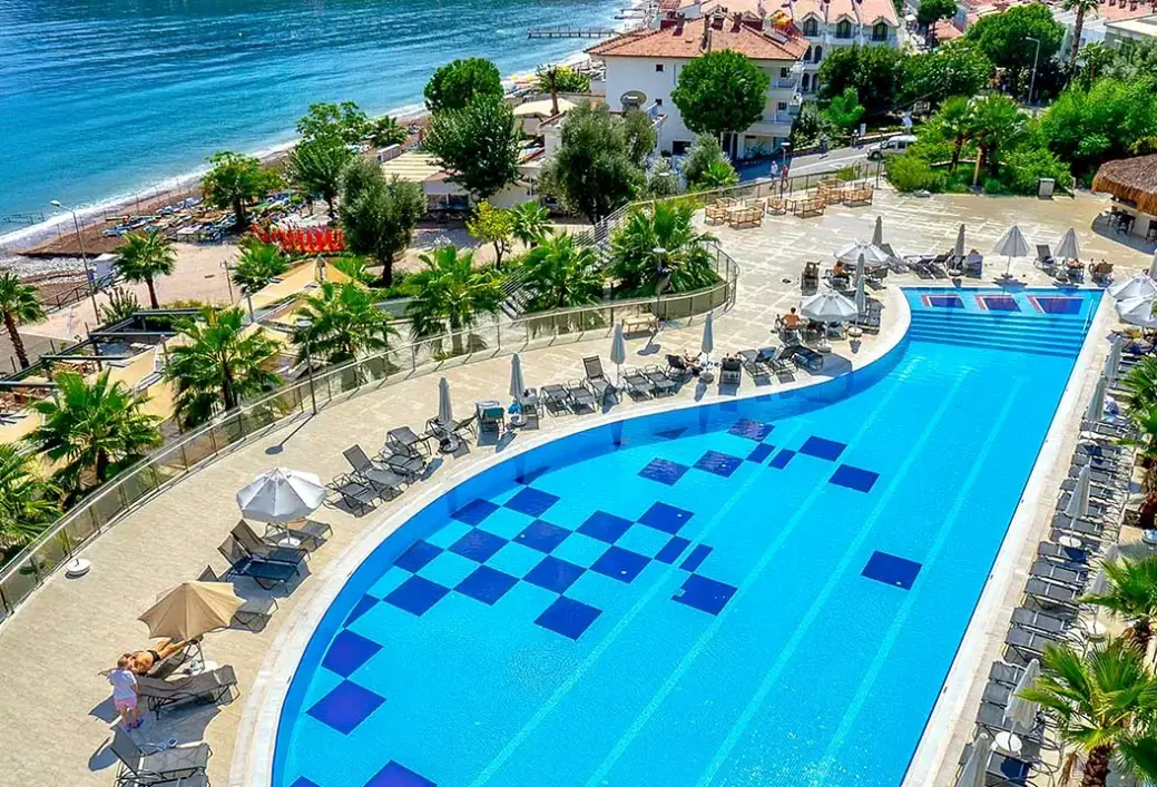 Basen w hotelu Turunc Premium