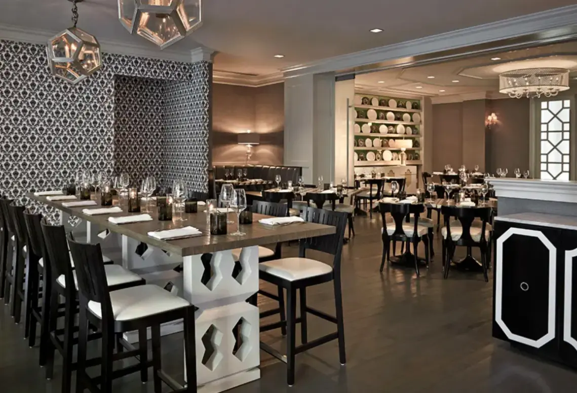 Restauracja i jedzenie w hotelu Viceroy (Santa Monica)