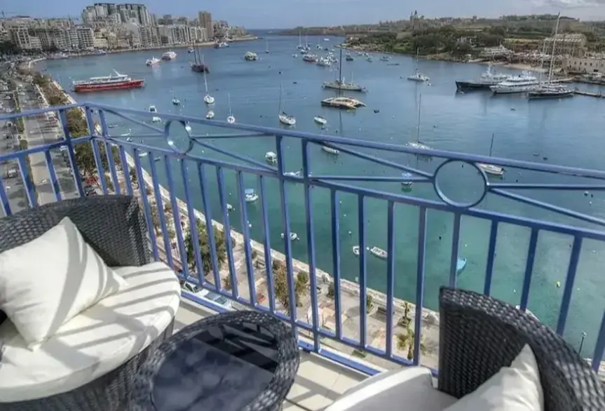 Widok z hotelu Waterfront (Sliema)