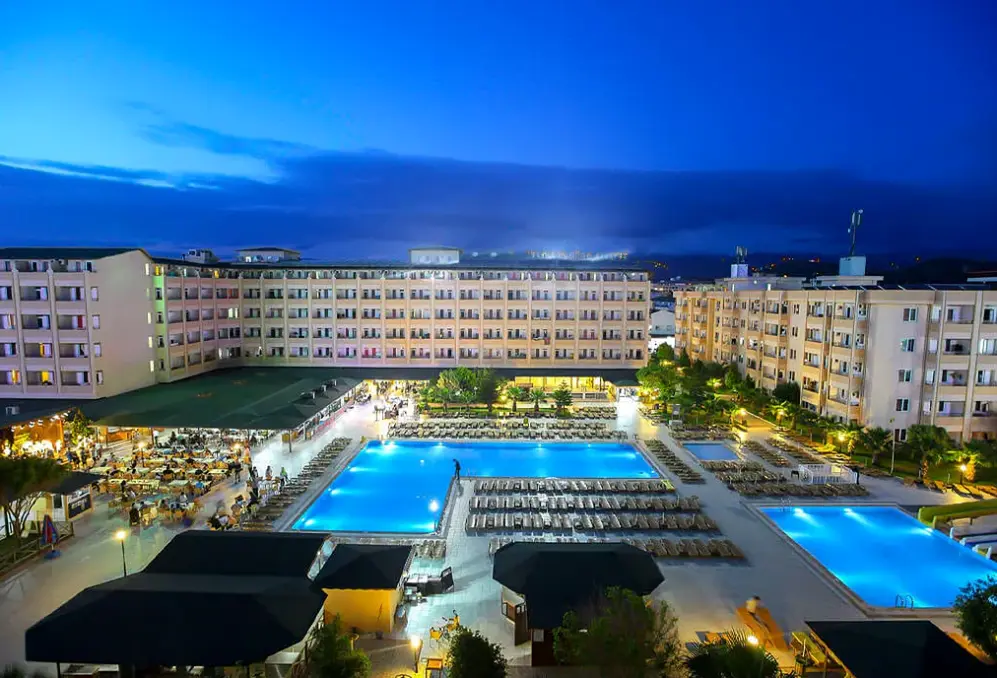Basen w hotelu Xeno Eftalia Resort