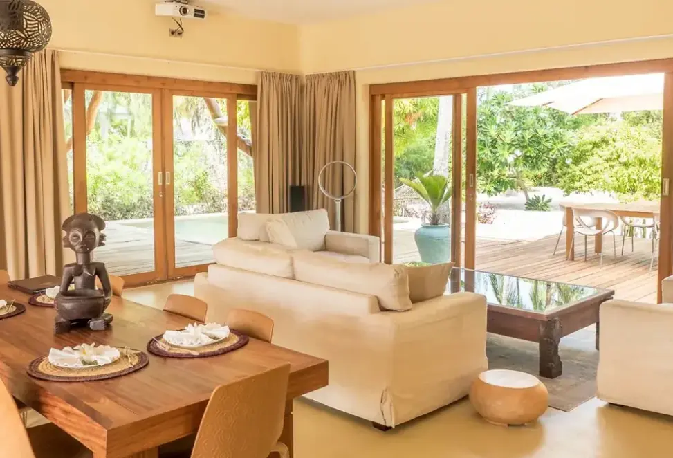 Restauracja i jedzenie w hotelu Zanzibar White Sand Luxury Villas & Spa