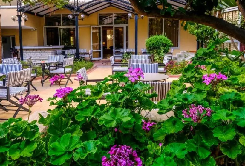 Restauracja i jedzenie w hotelu Achillion Palace