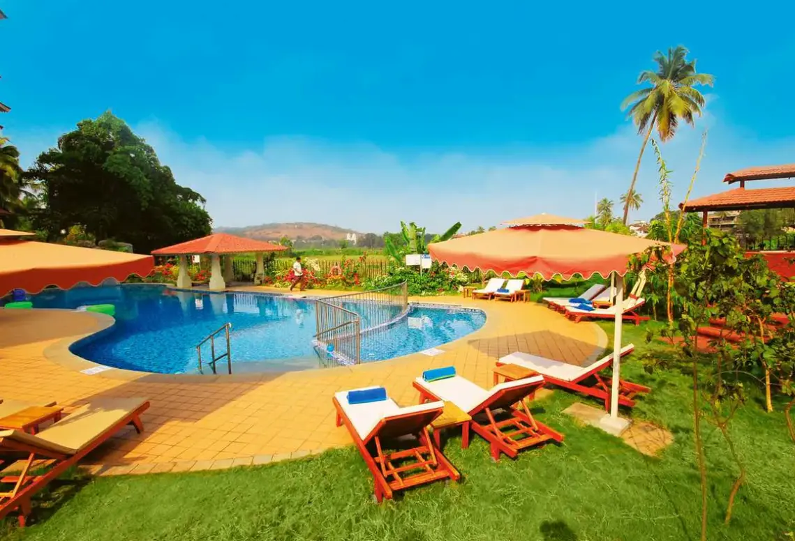 Basen w hotelu Acron Candolim Regina