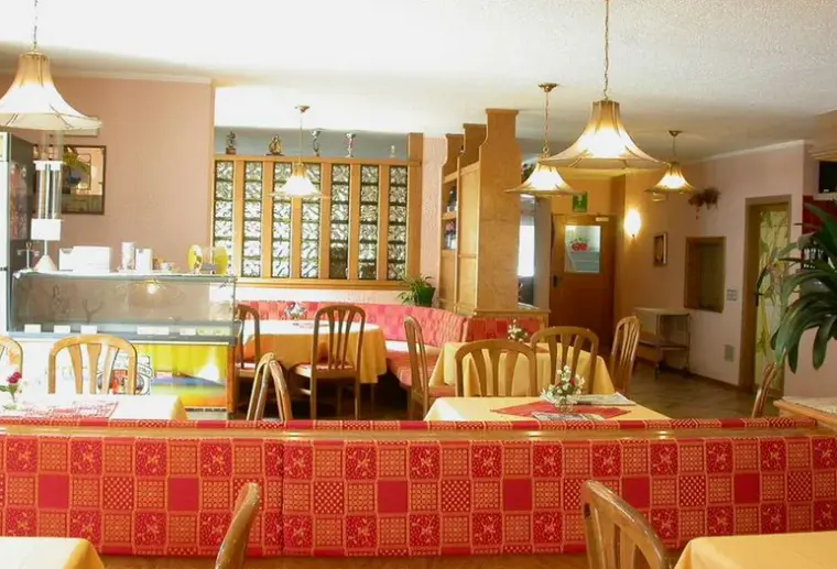 Restauracja i jedzenie w hotelu Adele (Livigno)