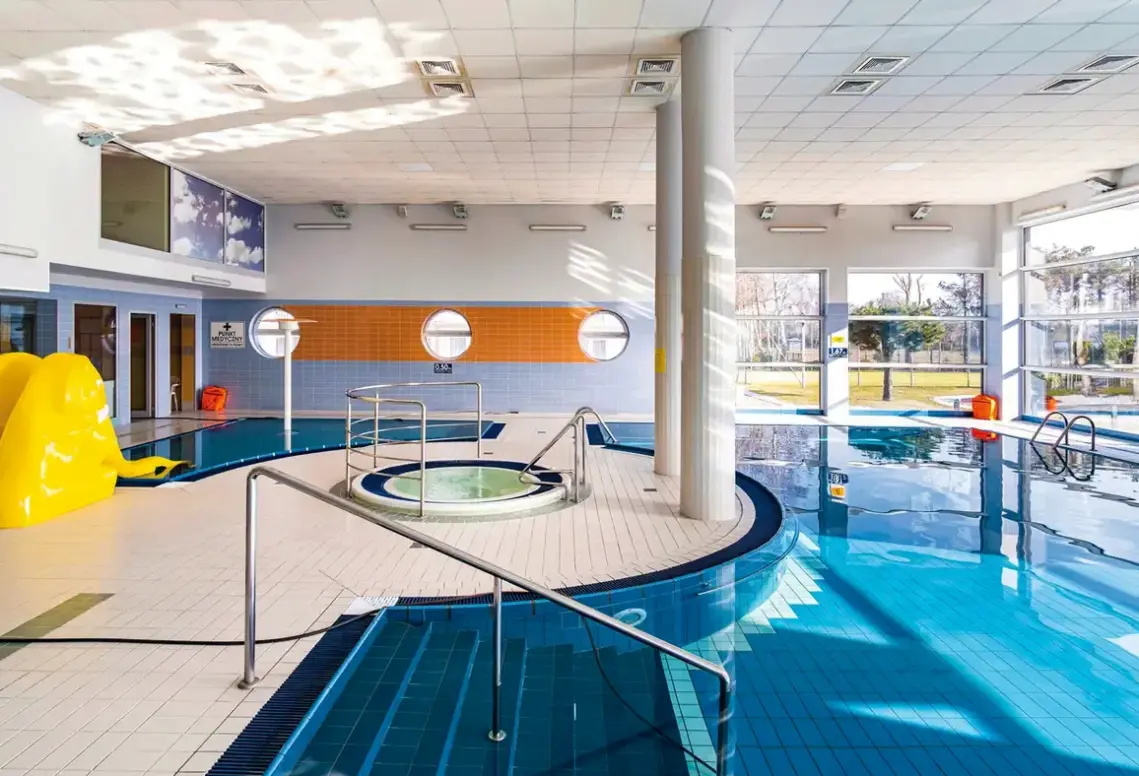 Basen w hotelu Akces Medical SPA