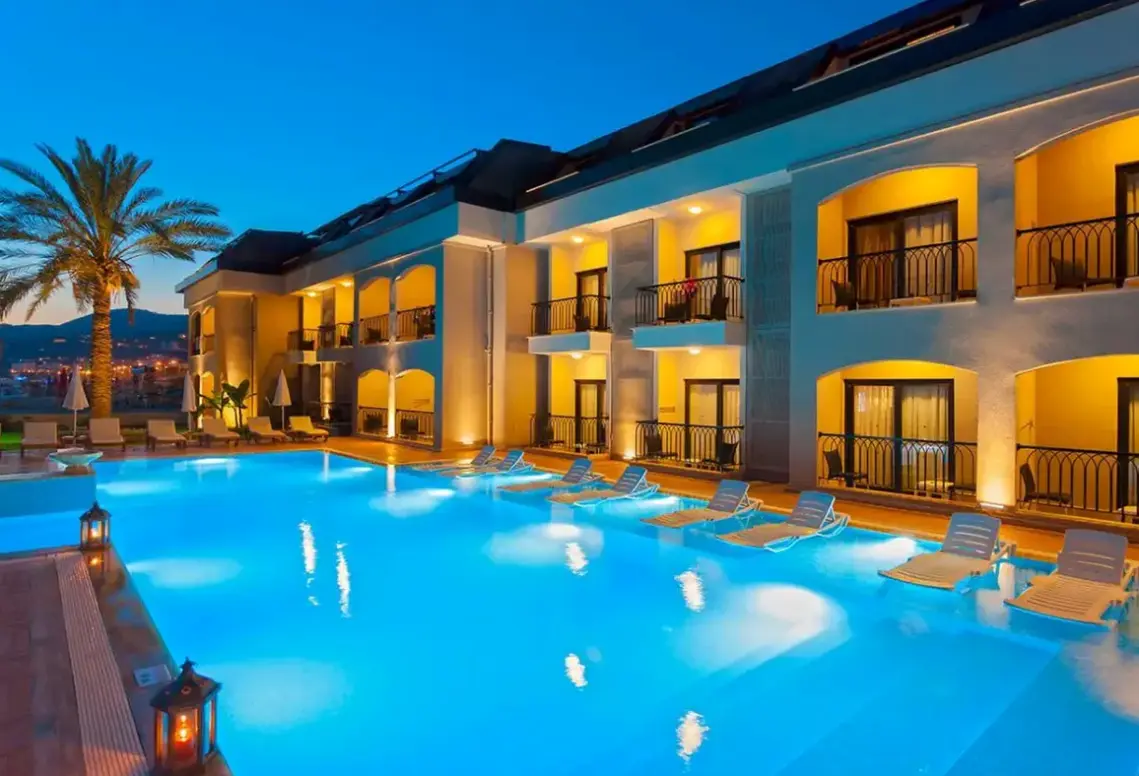 Basen w hotelu Alaaddin Beach (Alanya)