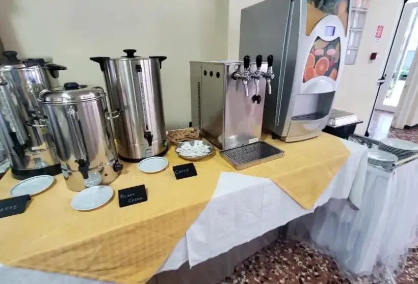 Restauracja i jedzenie w hotelu Alevon