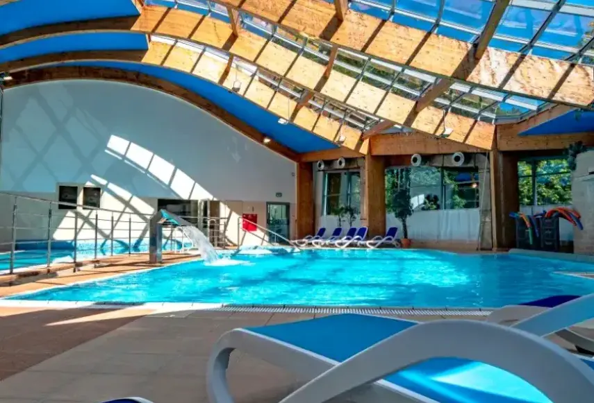 Basen w hotelu Alga Baltic Resort