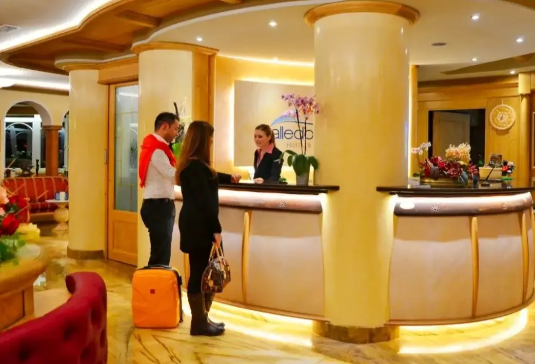 Lobby hotelu Alle Dolomiti