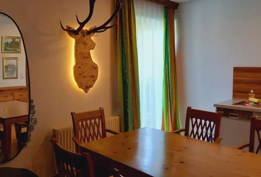 Restauracja i jedzenie w hotelu Almsonne