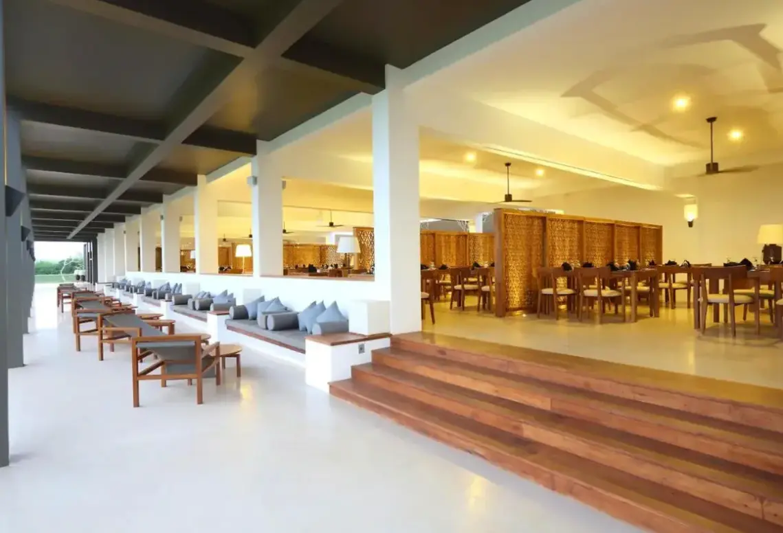 Restauracja i jedzenie w hotelu Anantaya Chilaw Resort and Spa