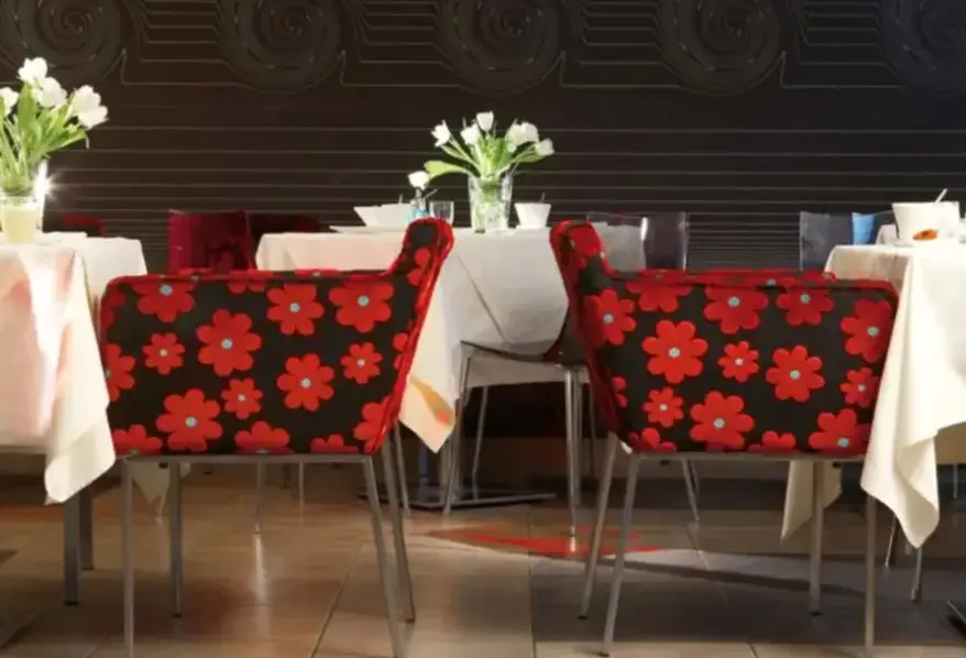 Restauracja i jedzenie w hotelu Anessis