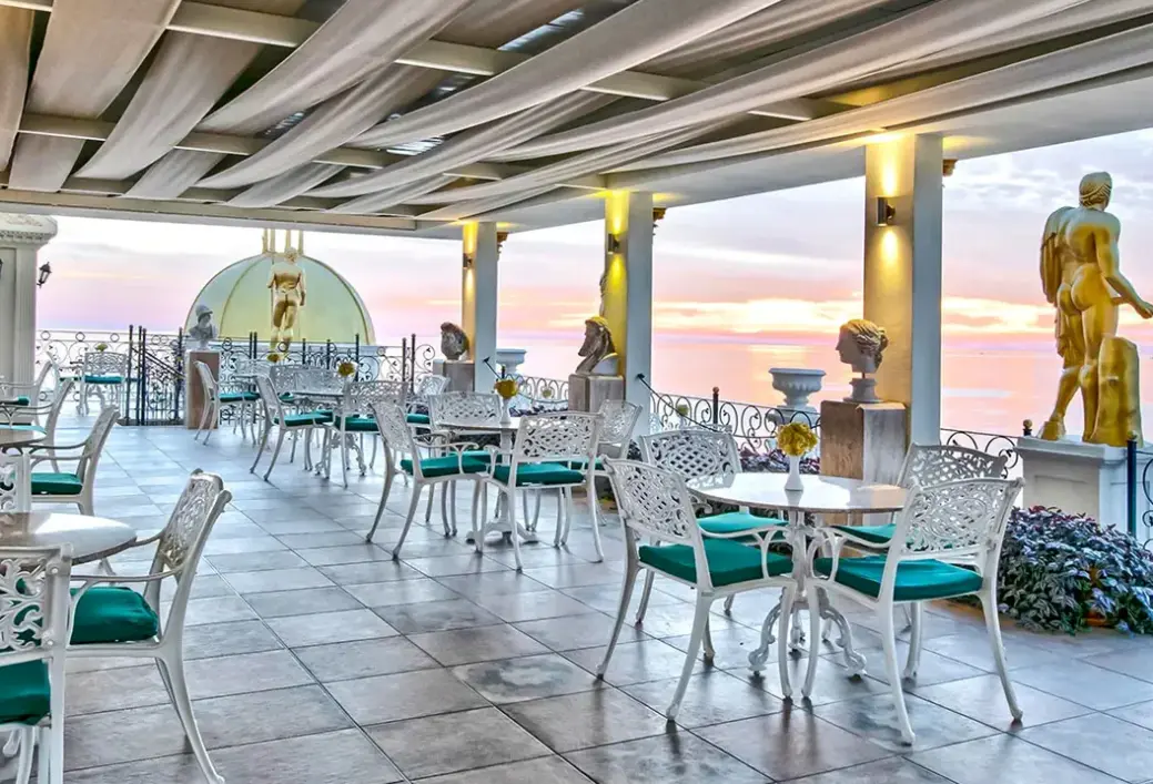 Restauracja i jedzenie w hotelu Antique Roman Palace