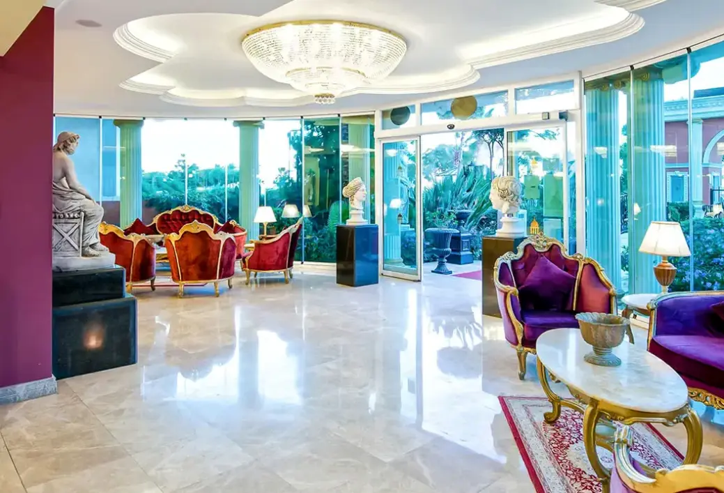 Lobby hotelu Antique Roman Palace