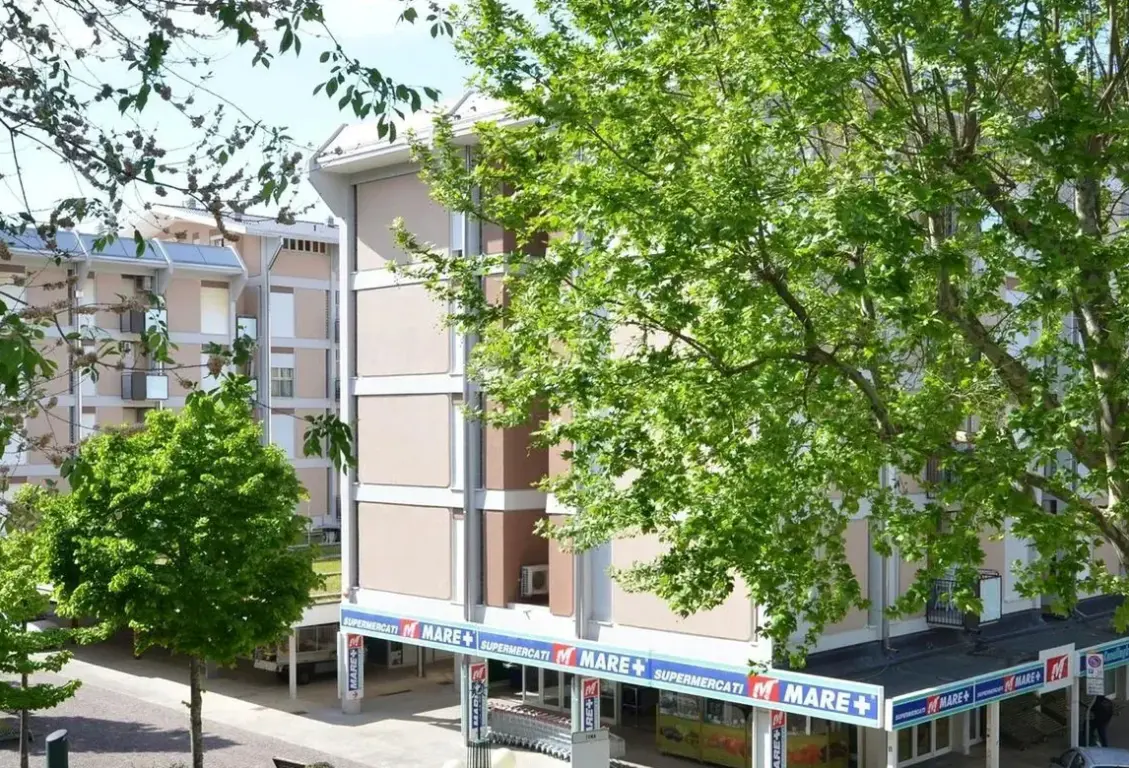 Obiekt hotelu Aprilia - Adria