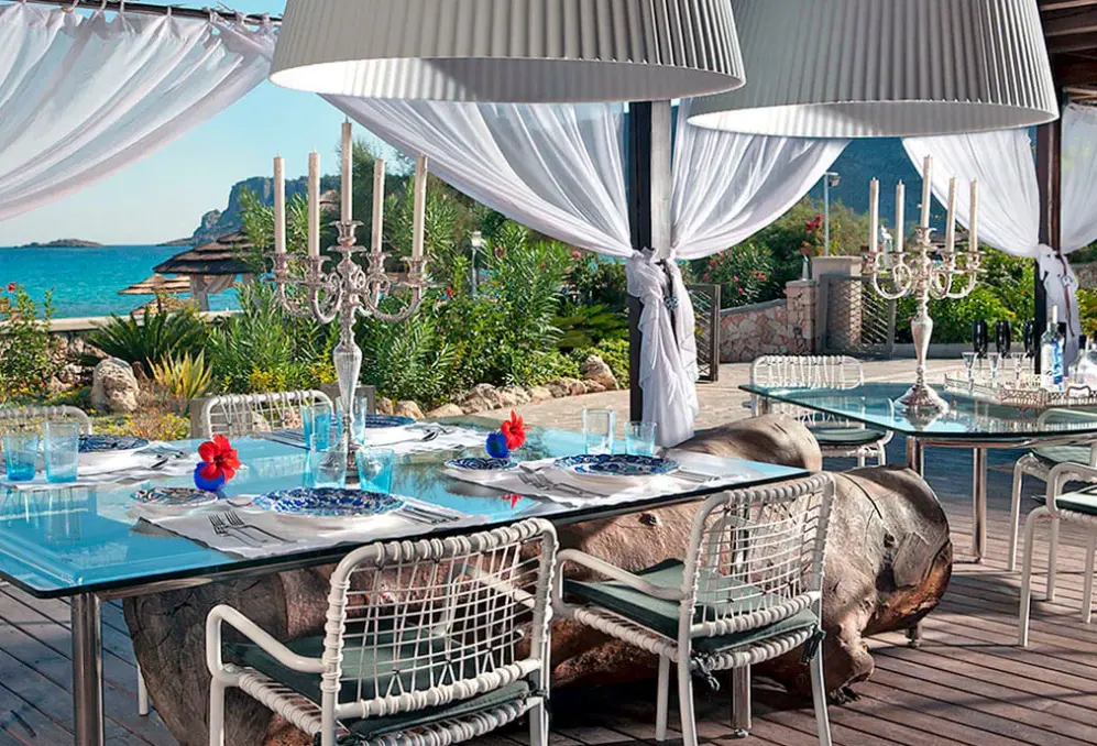 Restauracja i jedzenie w hotelu Aquagrand Artistic Luxury Beach Resort