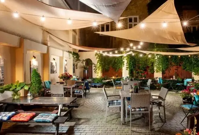 Restauracja i jedzenie w hotelu Armon Residence