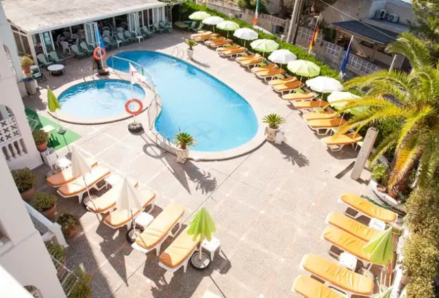 Basen w hotelu Atalaya Bosque