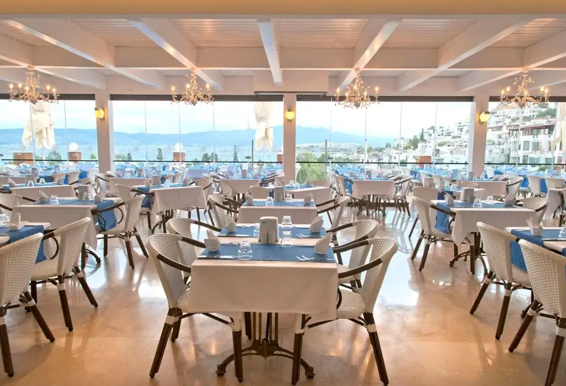 Restauracja i jedzenie w hotelu Bellazure (ex. Club Mavi Hotels)
