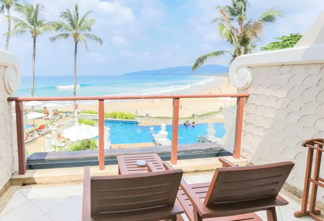 Basen w hotelu Beyond Resort Karon