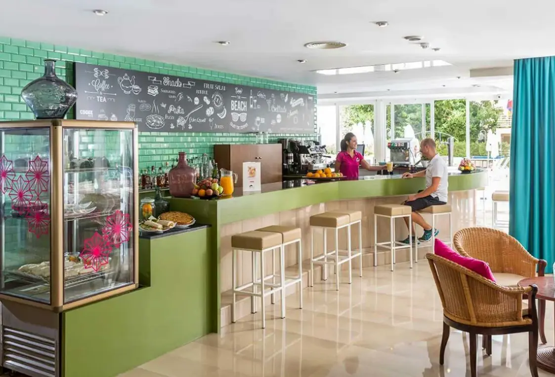 Restauracja i jedzenie w hotelu Cabot Cap de Mar