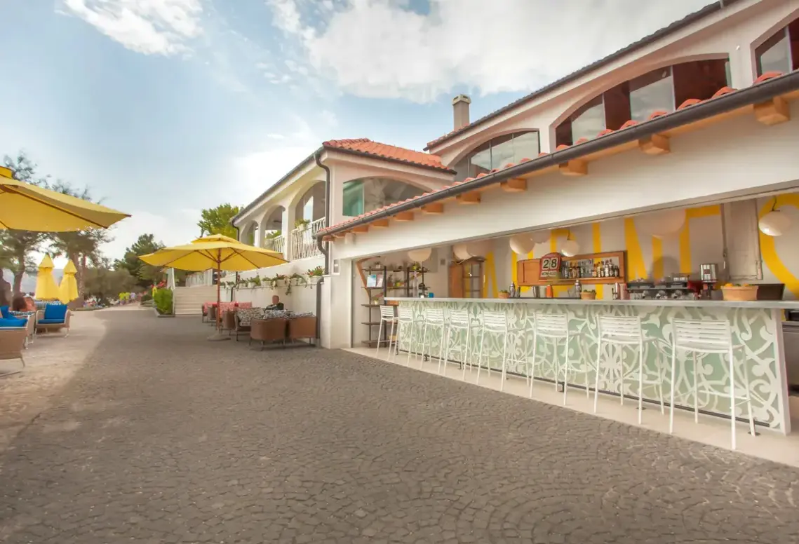 Restauracja i jedzenie w hotelu Camping Residence Village