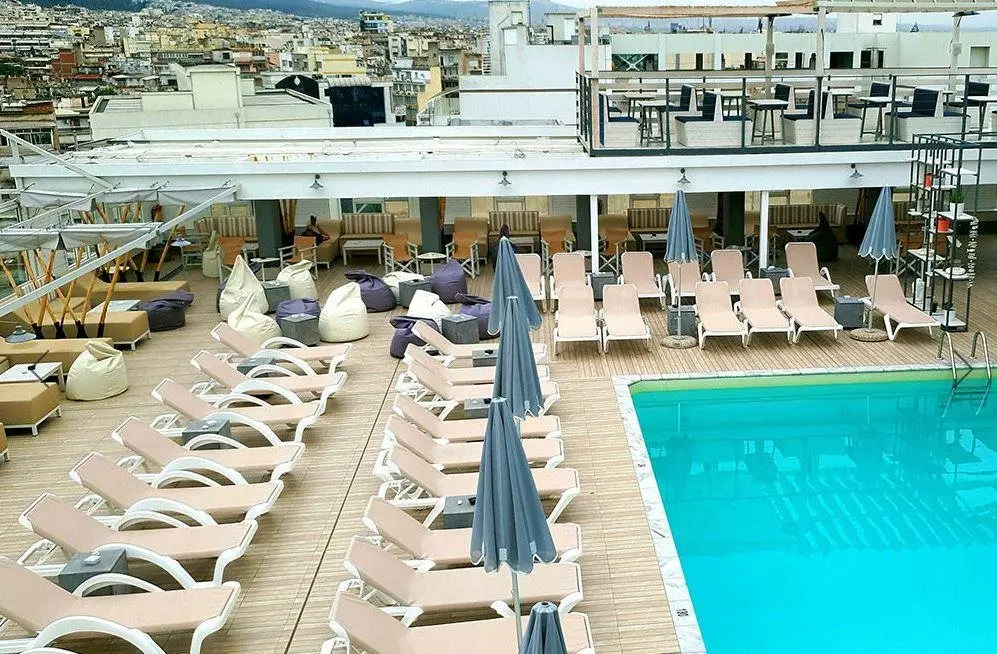 Basen w hotelu Capsis Thessaloniki