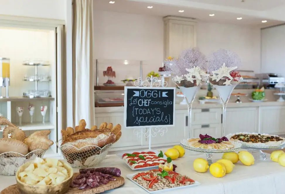 Restauracja i jedzenie w hotelu Catalunya (Alghero)