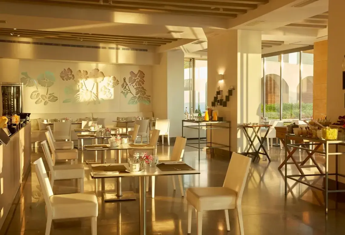 Restauracja i jedzenie w hotelu Cavo Olympo Luxury Resort & Spa