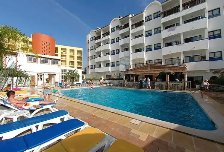 Basen w hotelu Choromar Apartamentos