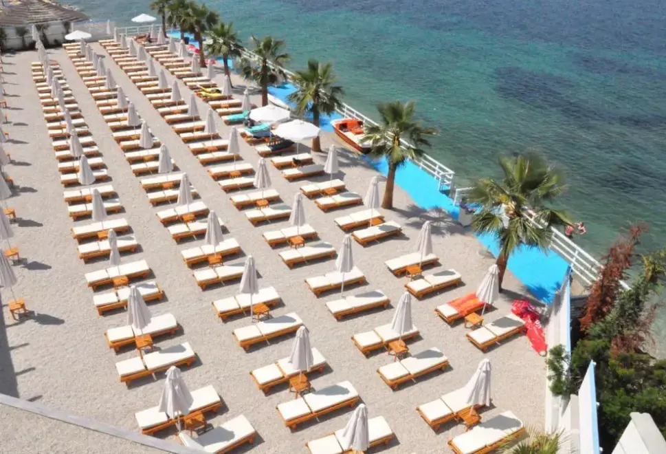 Basen w hotelu Coral Hotel & Resort (Vlora)