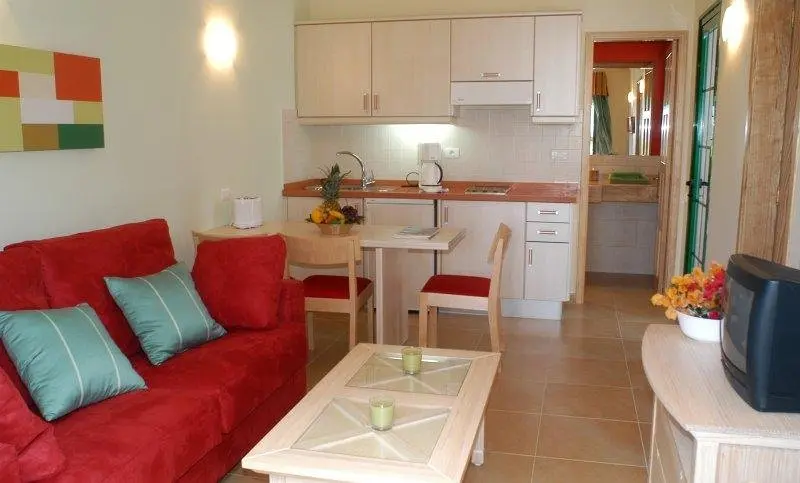 Restauracja i jedzenie w hotelu Cordial Sandy Golf (ex. Sandy Golf)