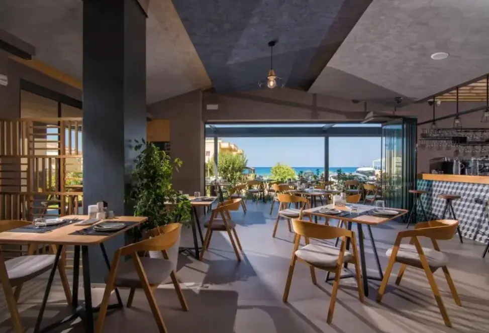 Restauracja i jedzenie w hotelu Corissia Harmony Boutique Resort