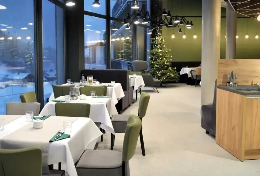 Restauracja i jedzenie w hotelu Czarna Perła Sun & Snow (Sienna)