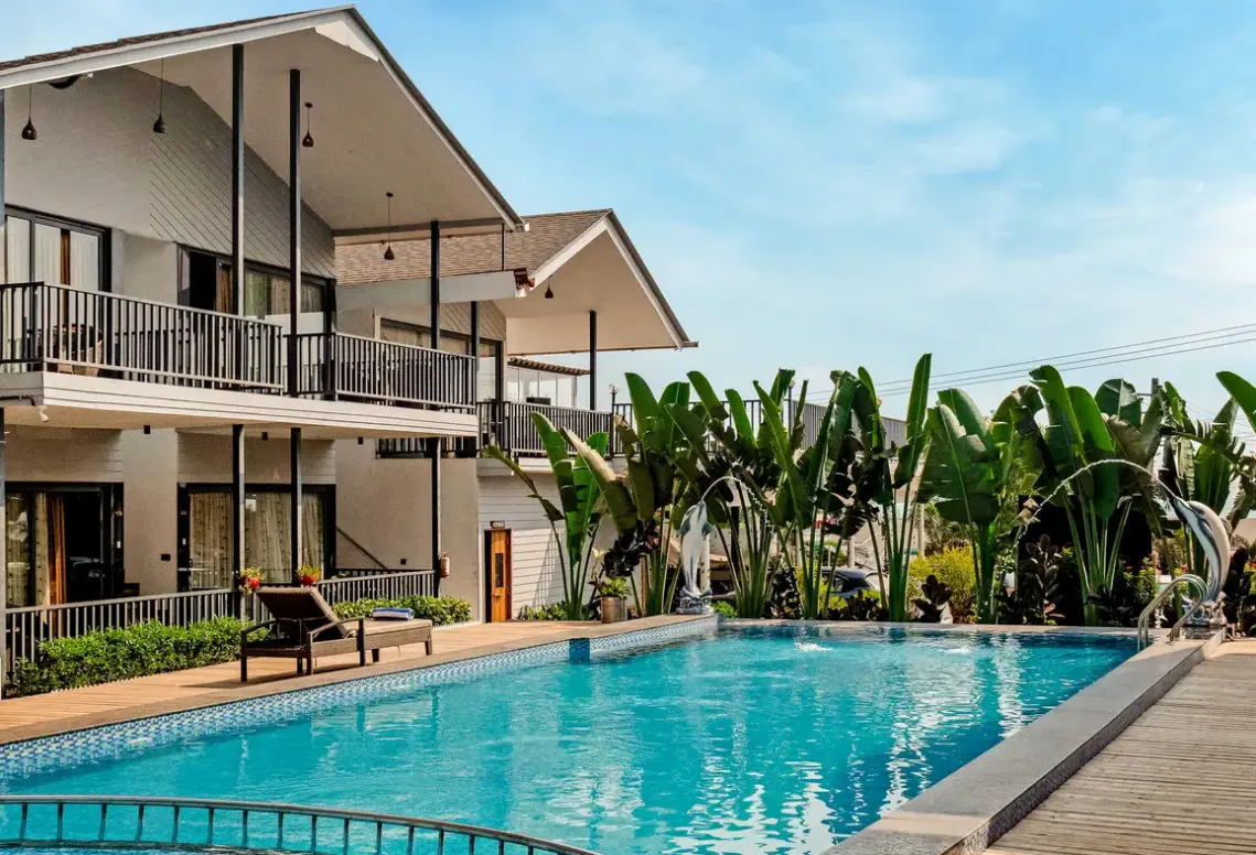 Basen w hotelu Dallas Beach Resort