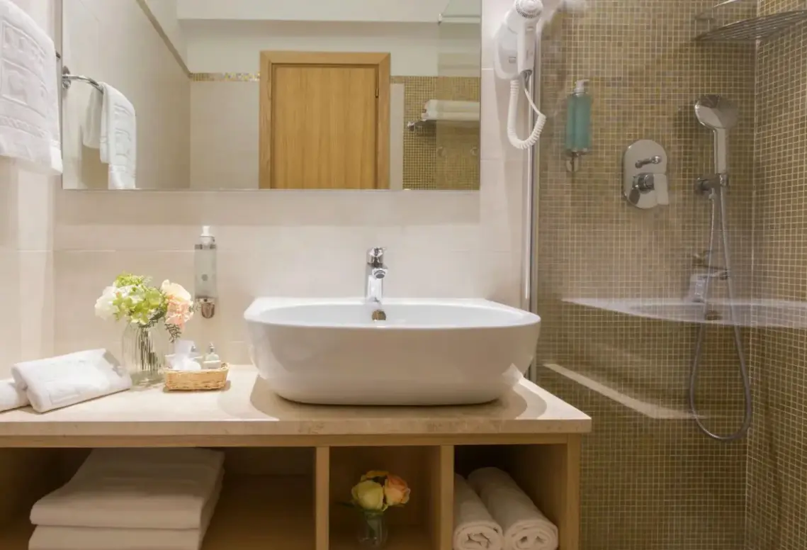 Łazienka w pokoju hotelu Dei Pini (Alghero)
