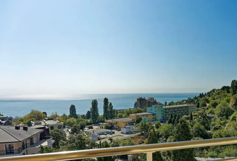 Widok z hotelu Detelina