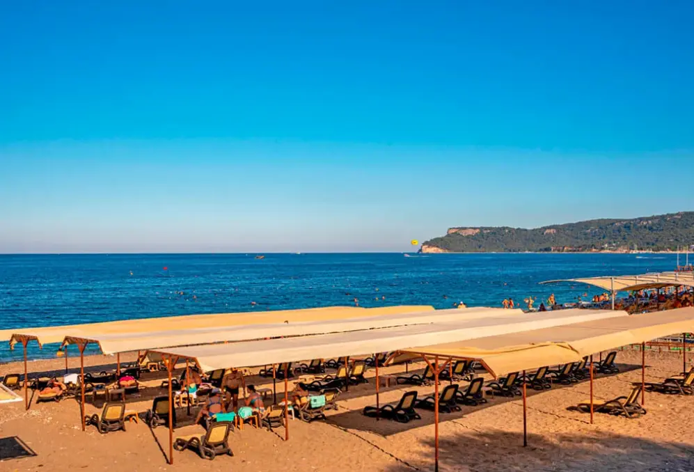 Plaża przy hotelu DG Rose Resort
