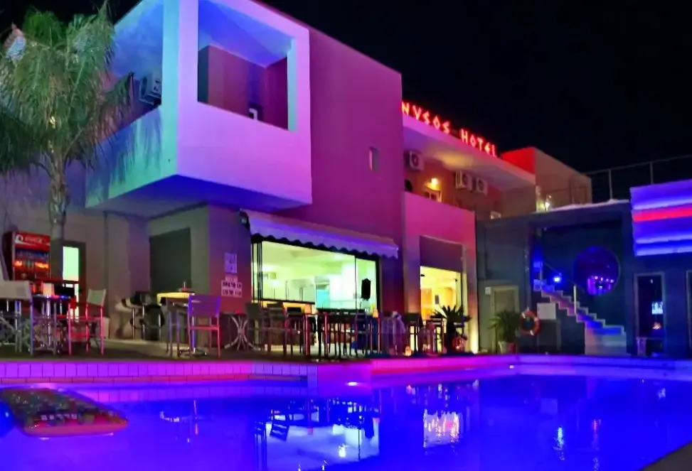 Basen w hotelu Dionisos