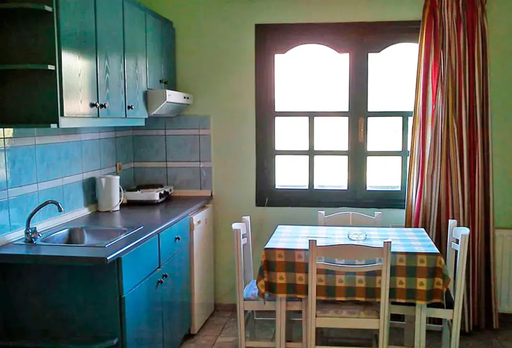 Restauracja i jedzenie w hotelu Dioskouroi
