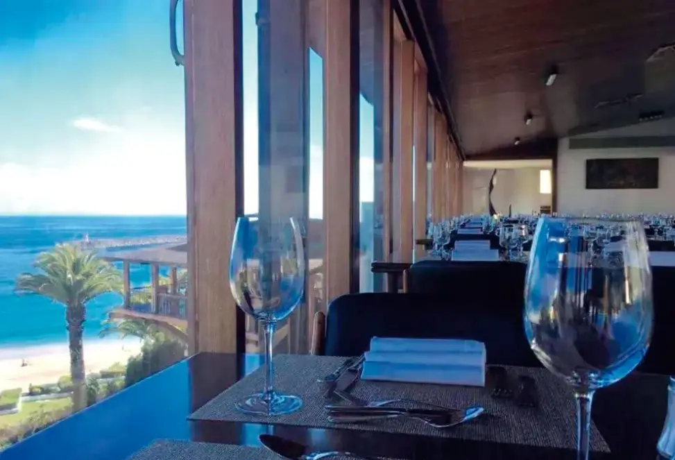 Restauracja i jedzenie w hotelu Do Mar (Sesimbra)
