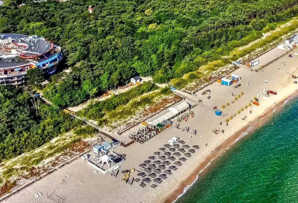 Plaża przy hotelu Dom Zdrojowy Resort & SPA