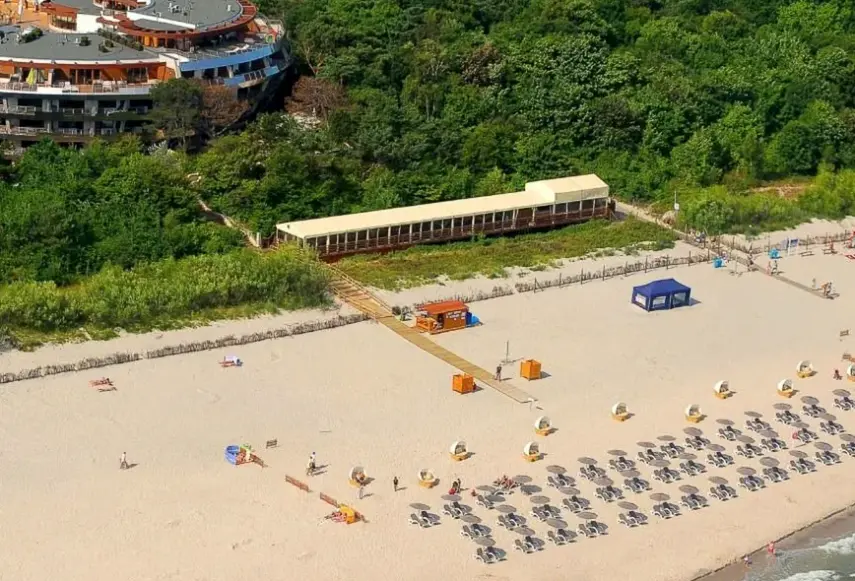 Plaża przy hotelu Dom Zdrojowy Resort & SPA