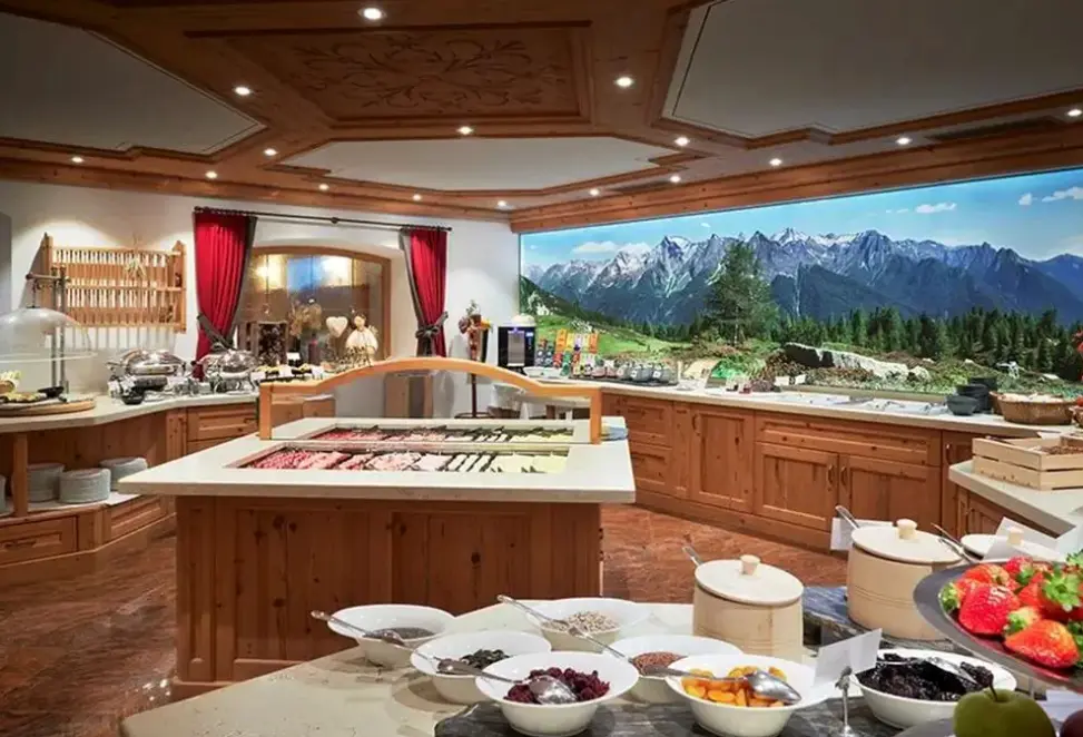 Restauracja i jedzenie w hotelu Engels Park