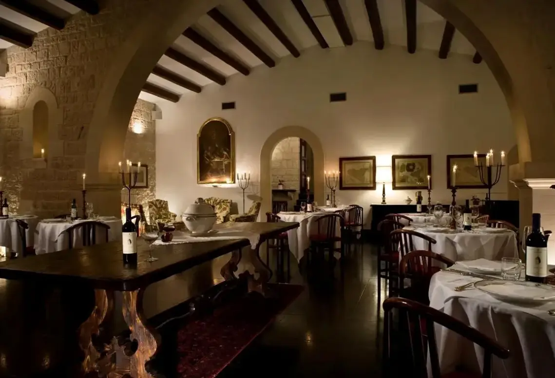 Restauracja i jedzenie w hotelu Eremo della Giubiliana