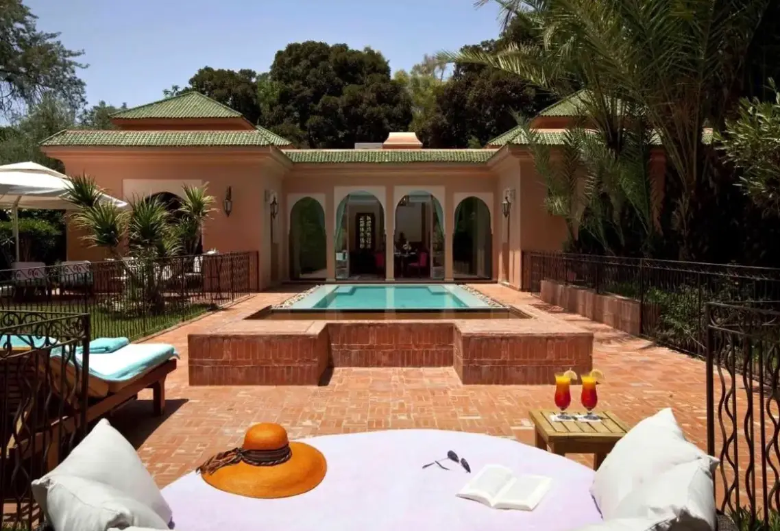 Basen w hotelu Es Saadi Palace Villas