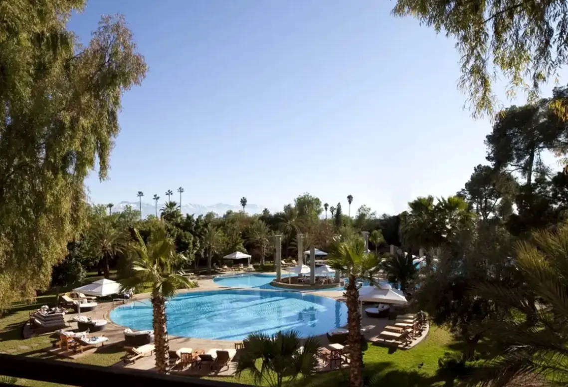 Basen w hotelu Es Saadi Palace Villas