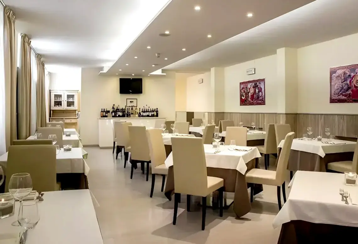 Restauracja i jedzenie w hotelu Executive (ex. Max Executive)