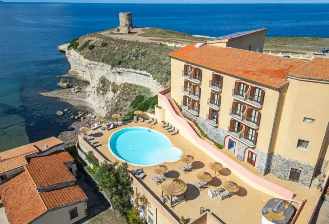 Basen w hotelu Felix La Baja